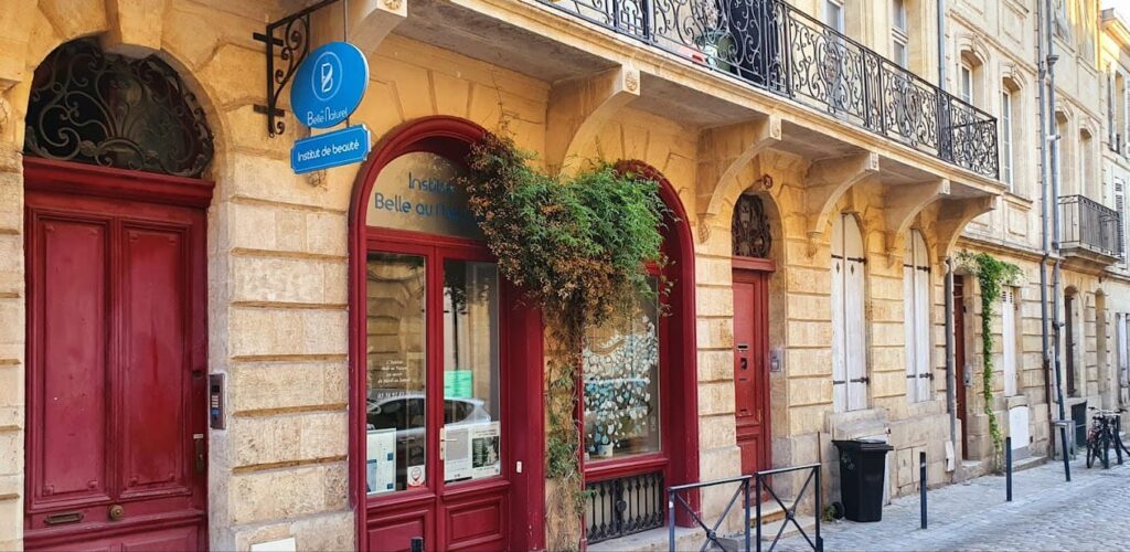 Devanture de l'institut Belle au Naturel Bordeaux Saint-Michel